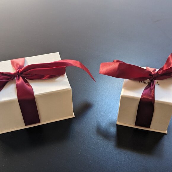 Gorgeous Pear Shaped Garnet Earring and Necklace set in Sterling Silver - Picture 12 of 15